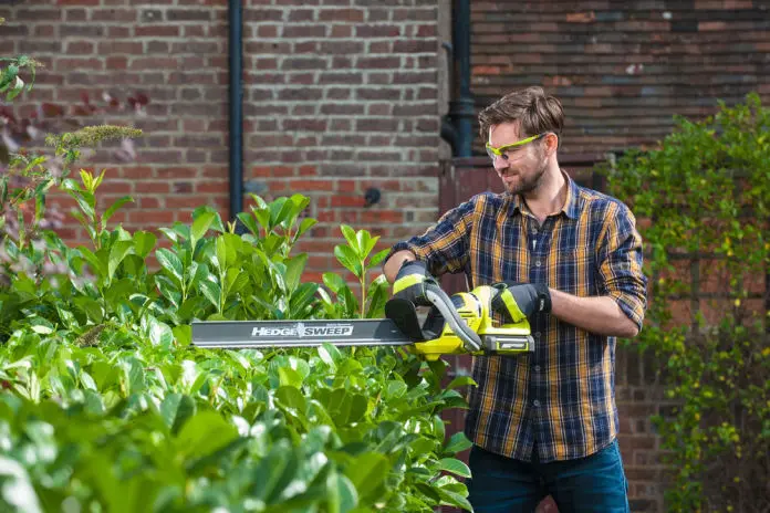 Sövények visszavágása